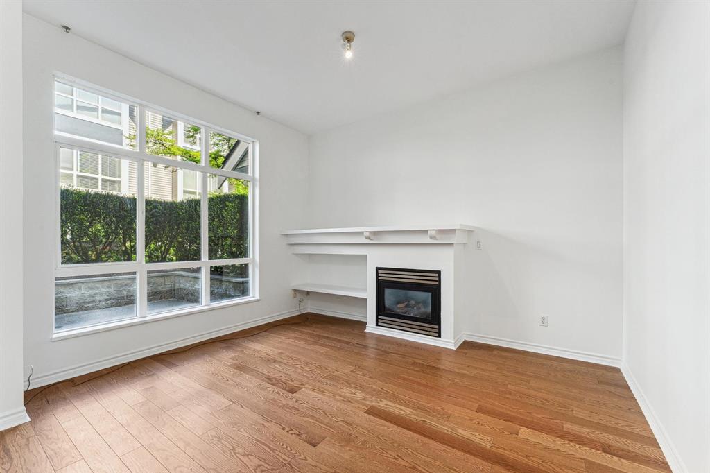 1 – 995 Lynn Valley Road